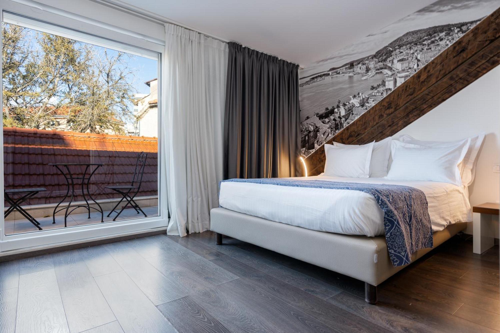 อะซูร์ พาเลซ ลักชัวรี รูม Hotel สปลิท ภายนอก รูปภาพ