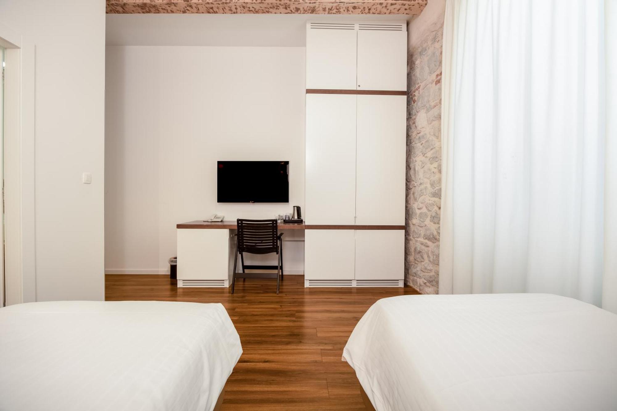 อะซูร์ พาเลซ ลักชัวรี รูม Hotel สปลิท ภายนอก รูปภาพ