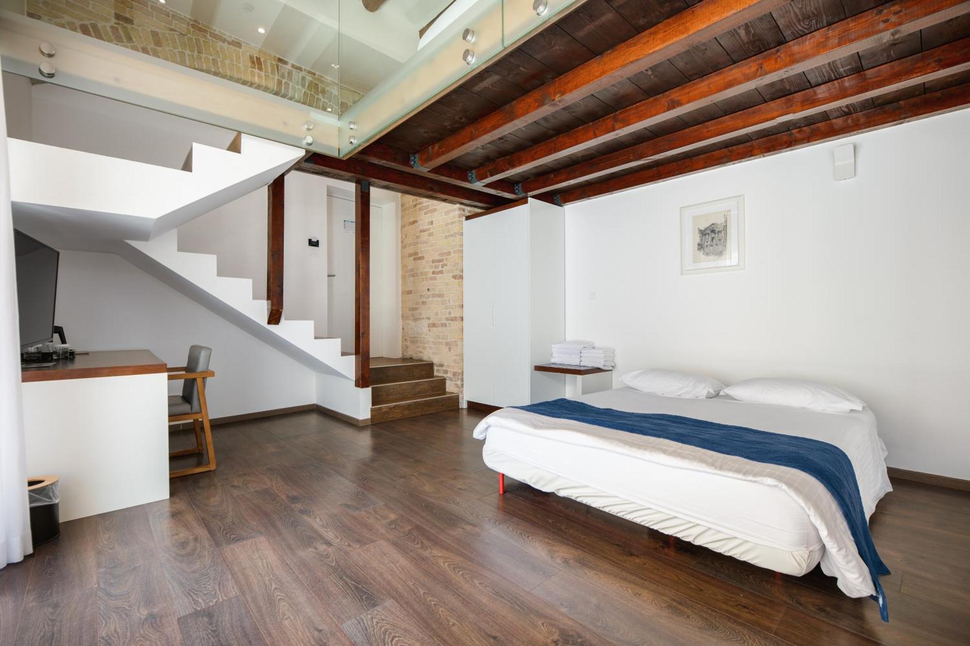 อะซูร์ พาเลซ ลักชัวรี รูม Hotel สปลิท ภายนอก รูปภาพ