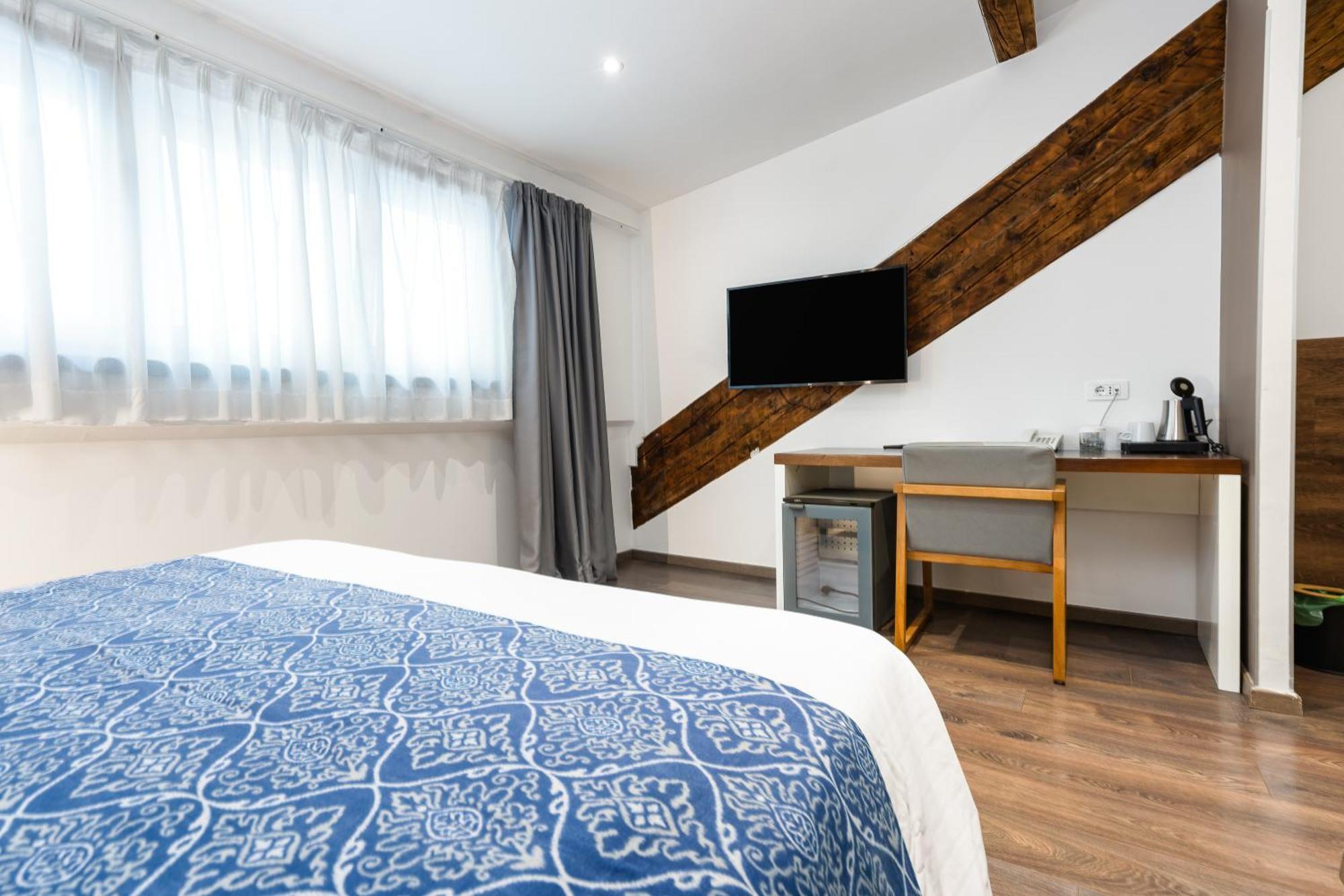 อะซูร์ พาเลซ ลักชัวรี รูม Hotel สปลิท ภายนอก รูปภาพ