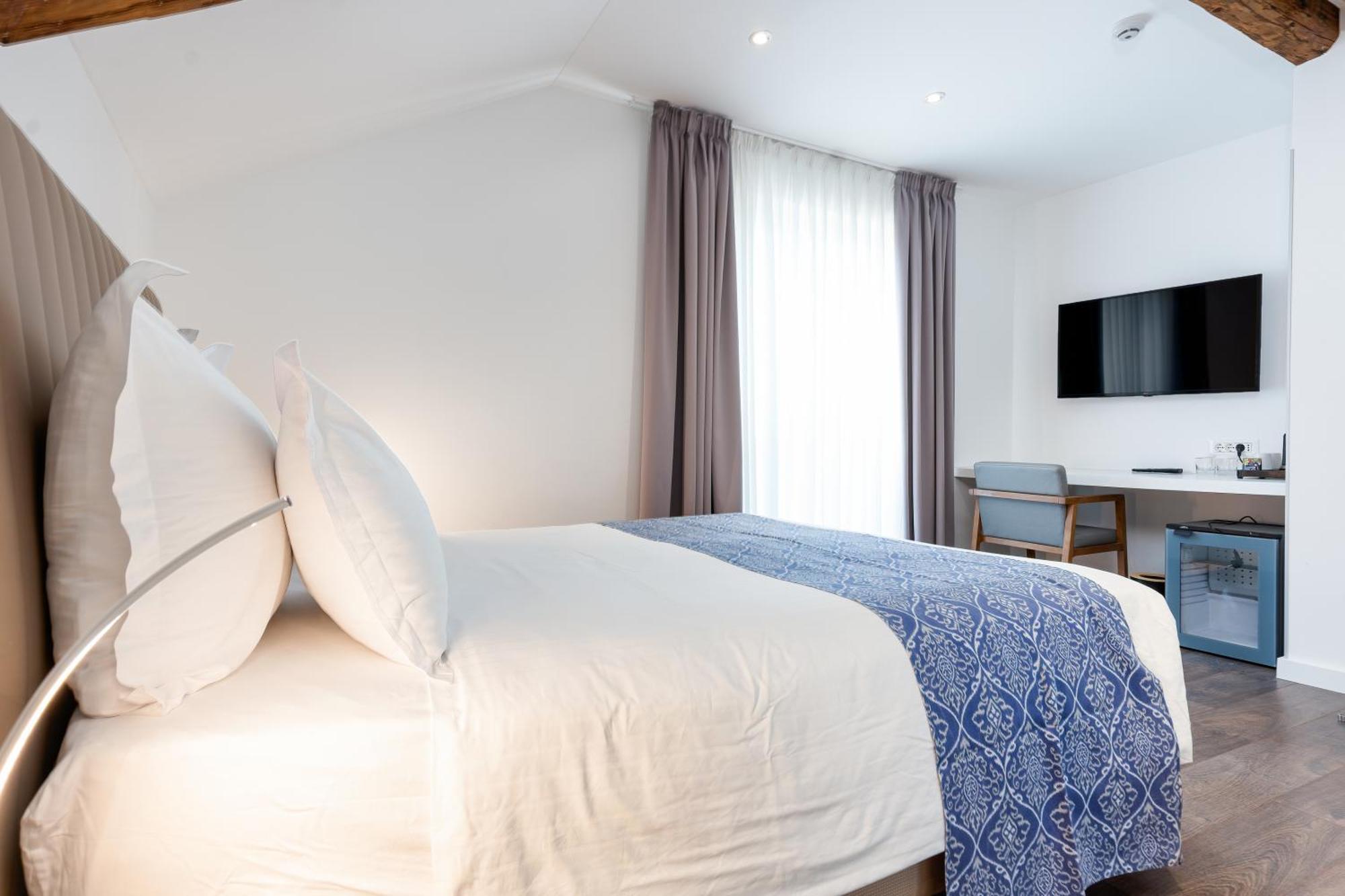 อะซูร์ พาเลซ ลักชัวรี รูม Hotel สปลิท ภายนอก รูปภาพ