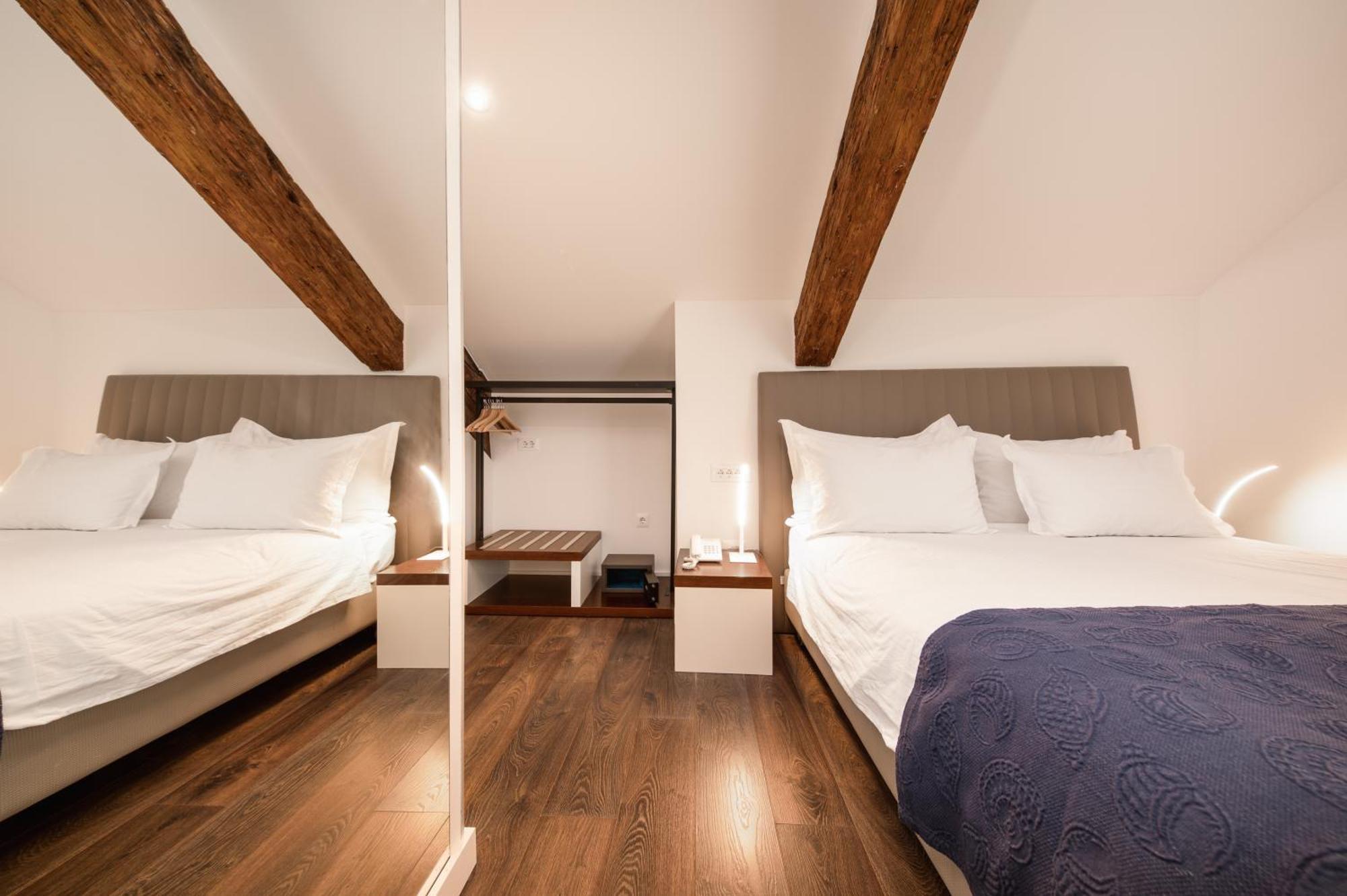 อะซูร์ พาเลซ ลักชัวรี รูม Hotel สปลิท ภายนอก รูปภาพ
