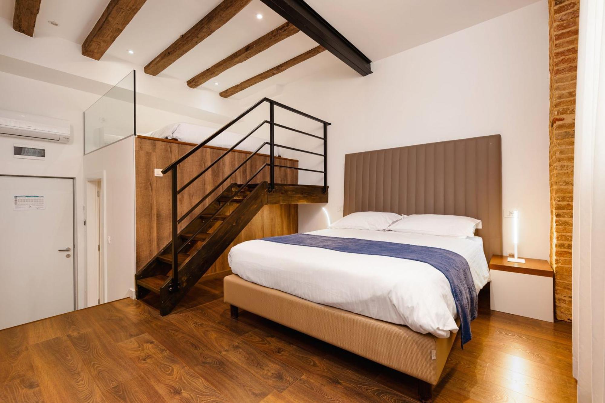อะซูร์ พาเลซ ลักชัวรี รูม Hotel สปลิท ภายนอก รูปภาพ